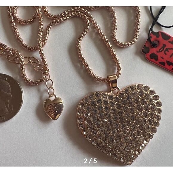 ✨ Betsey Johnson sparkling crystal heart ❤️ pendant ✨ - Picture 6 of 7